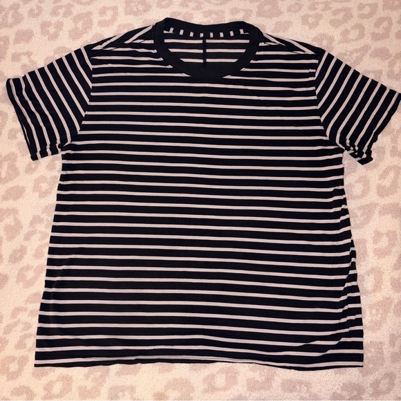 Lululemon all yours striped oversized tee 8 - Picture 2 of 4
